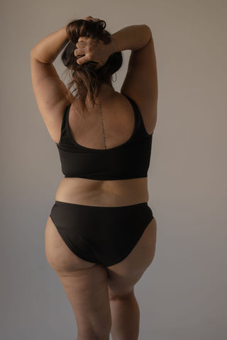 The Low Rise Bikini: Medium Flow (Seamless)