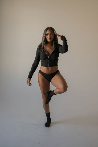 The Low Rise Bikini: Medium Flow (Seamless)